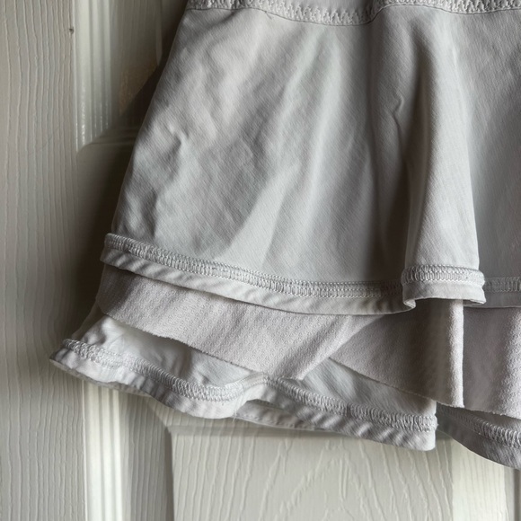Lululemon rare white ruffle skirt size 6 - Picture 7 of 11